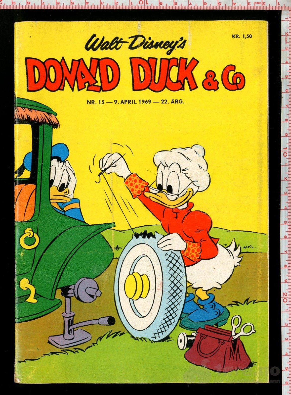 Donald Duck 1969 Nr 15 med klistermerke, bilde 2