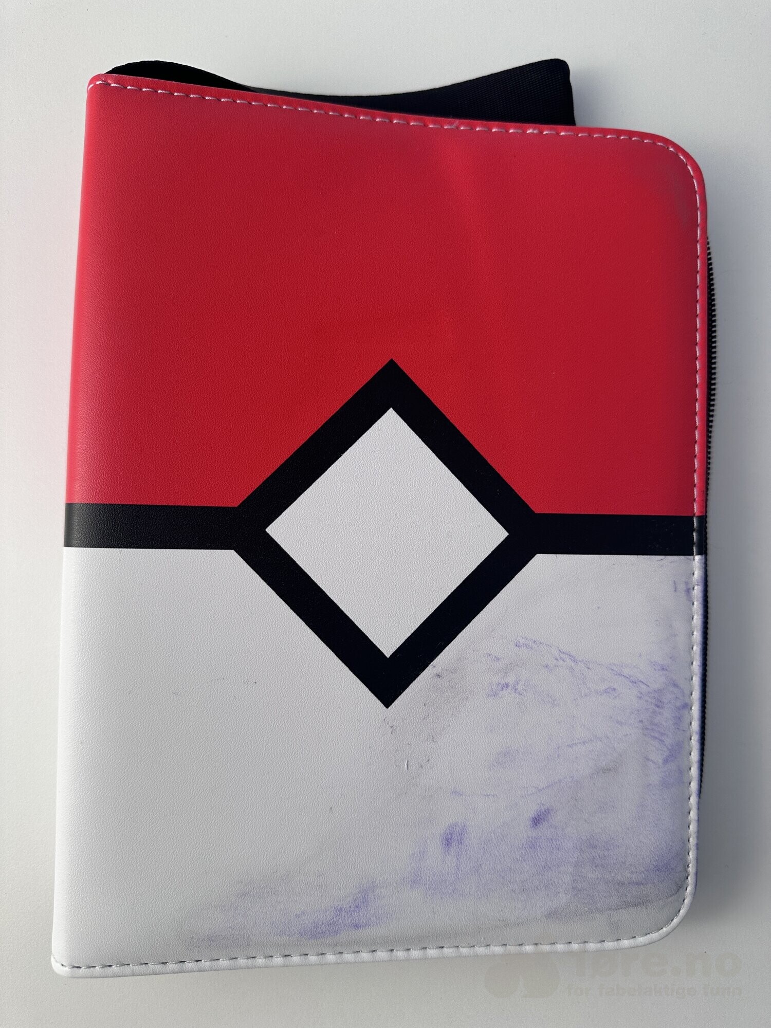 Pokemon samlealbum med 44 kort