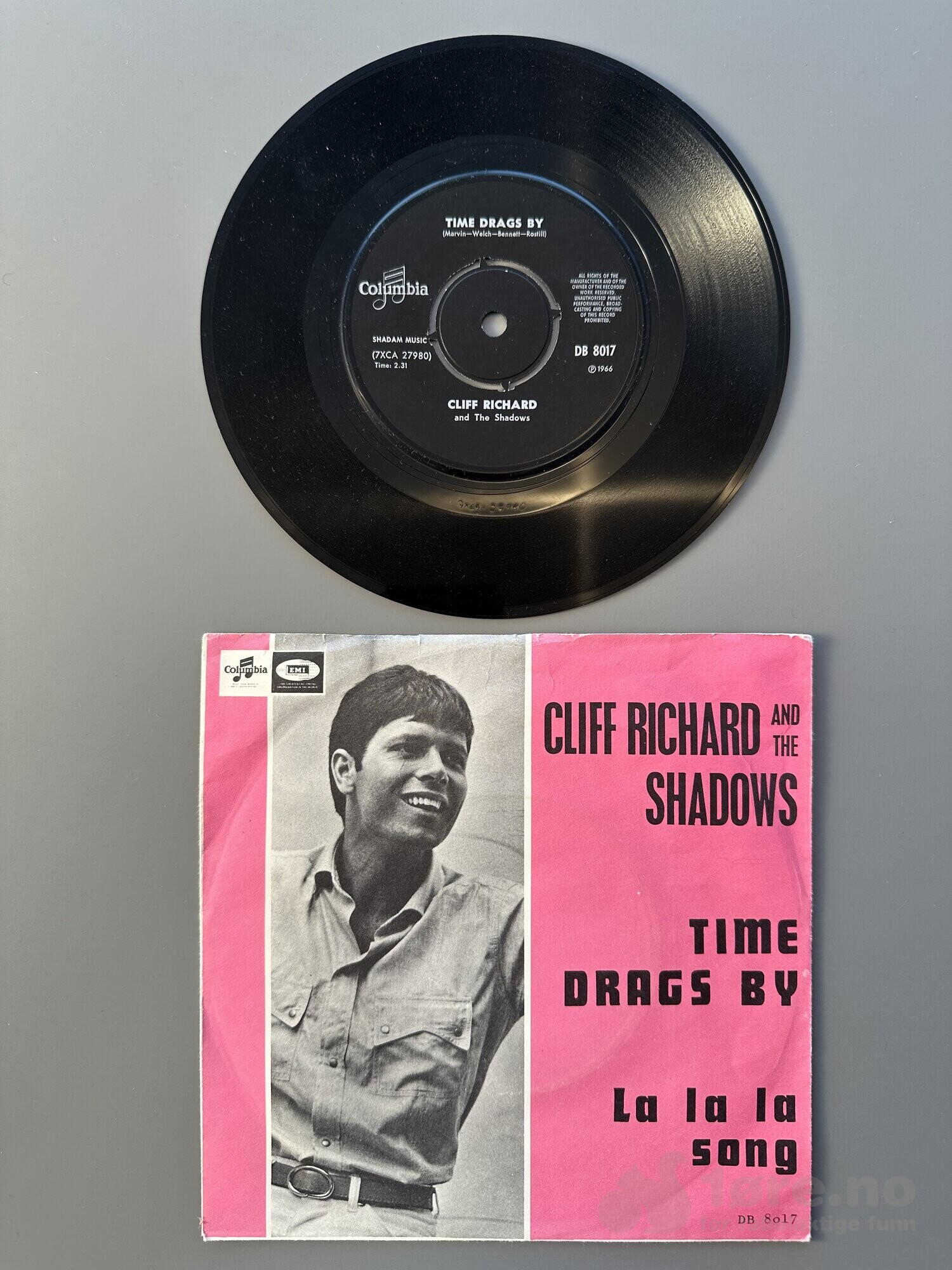 Singel - Cliff Richard and the Shadows - Time Drags By, bilde 2