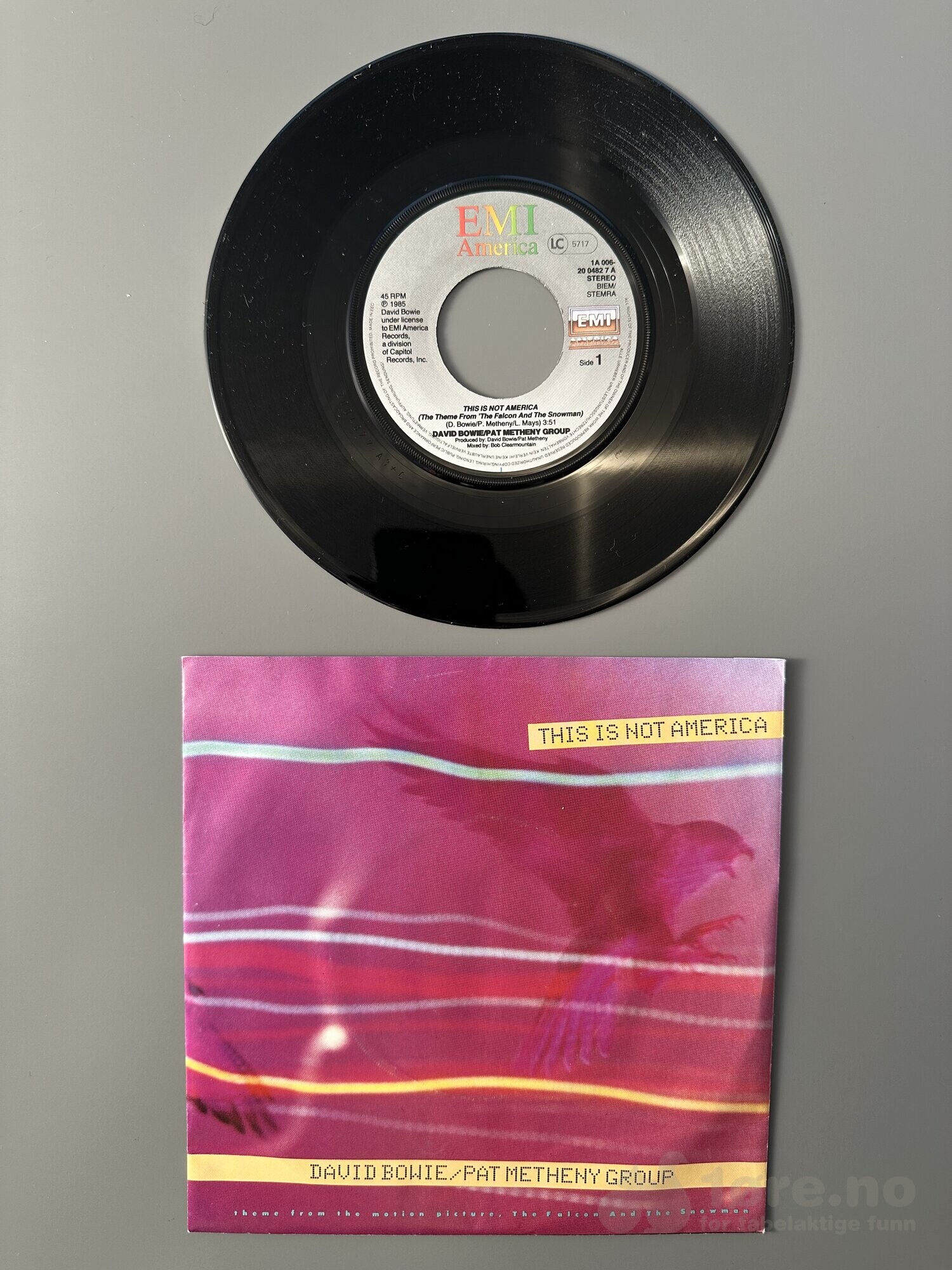 Singel - David Bowie / Pat Metheny Group - This is not America, bilde 2