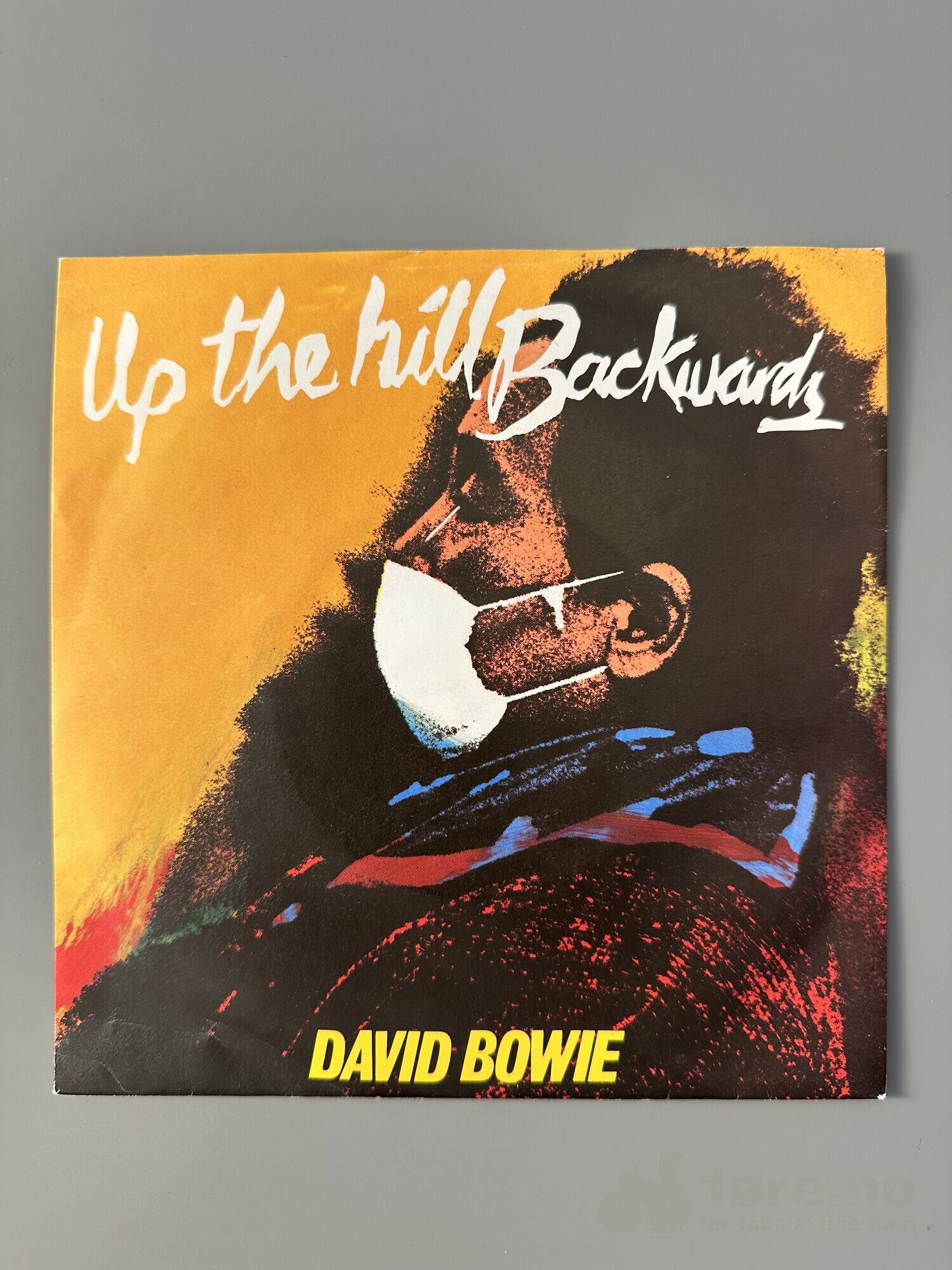 Singel - David Bowie - Up the hill Backwards