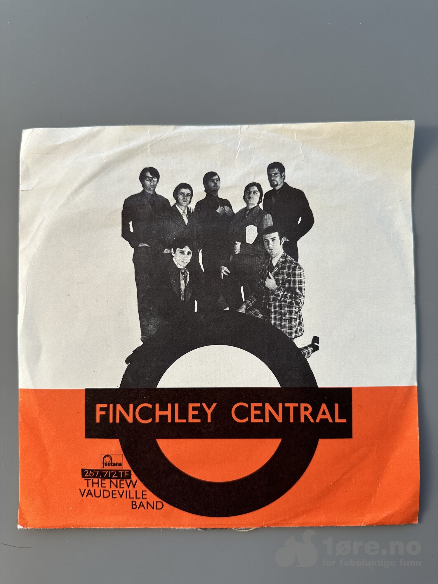 Singel - Finchley Central- The New Vaudeville Band