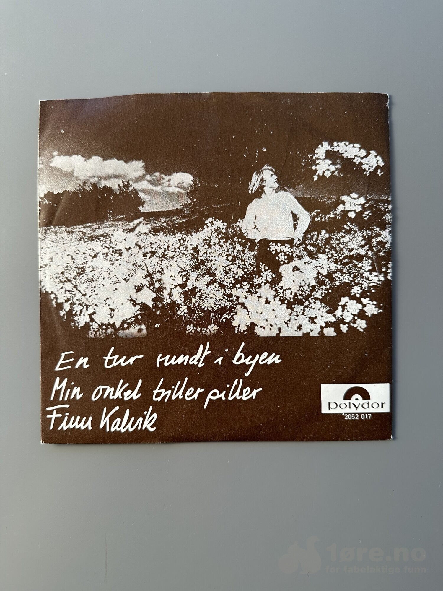 Singel – Finn Kalvik – En tur rundt i byen