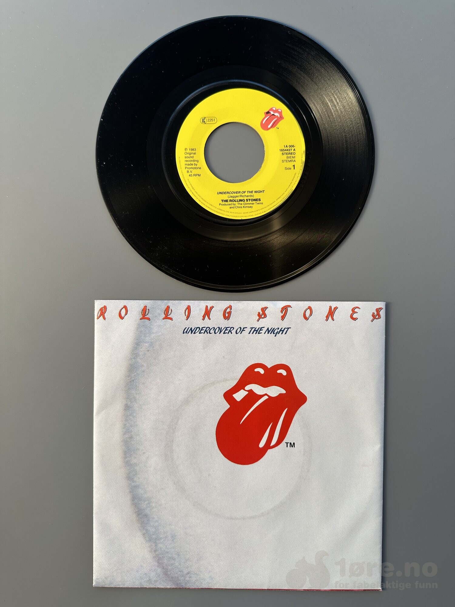 Singel- Rolling Stones - Undercover Of The Night, bilde 2