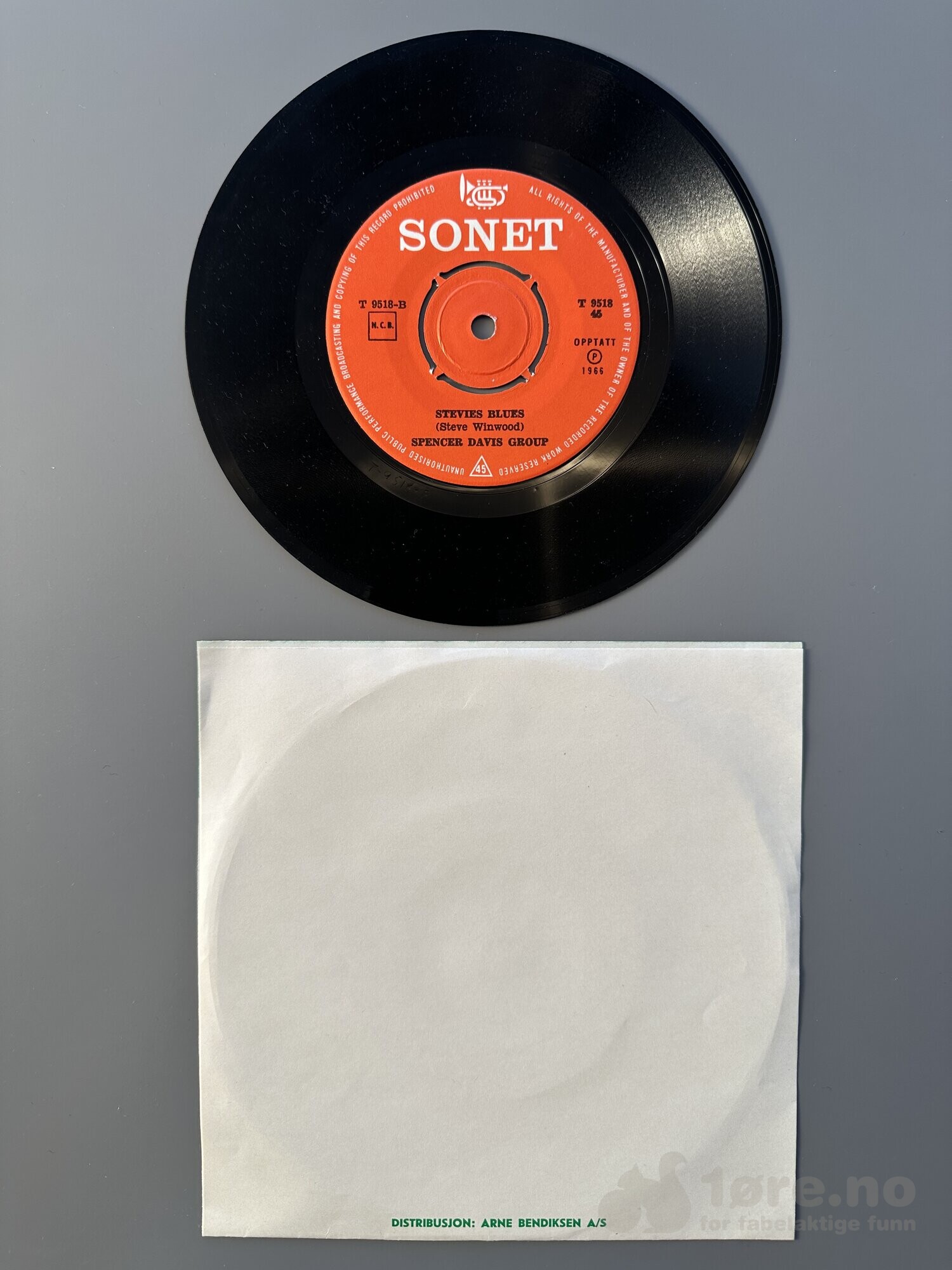Singel – Spencer Davis Group – Somebody help me, bilde 3