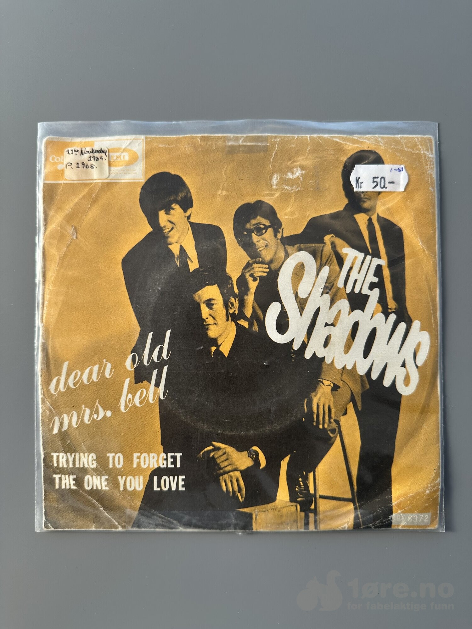 Singel - The Shadows - Dear old Mrs. Bell