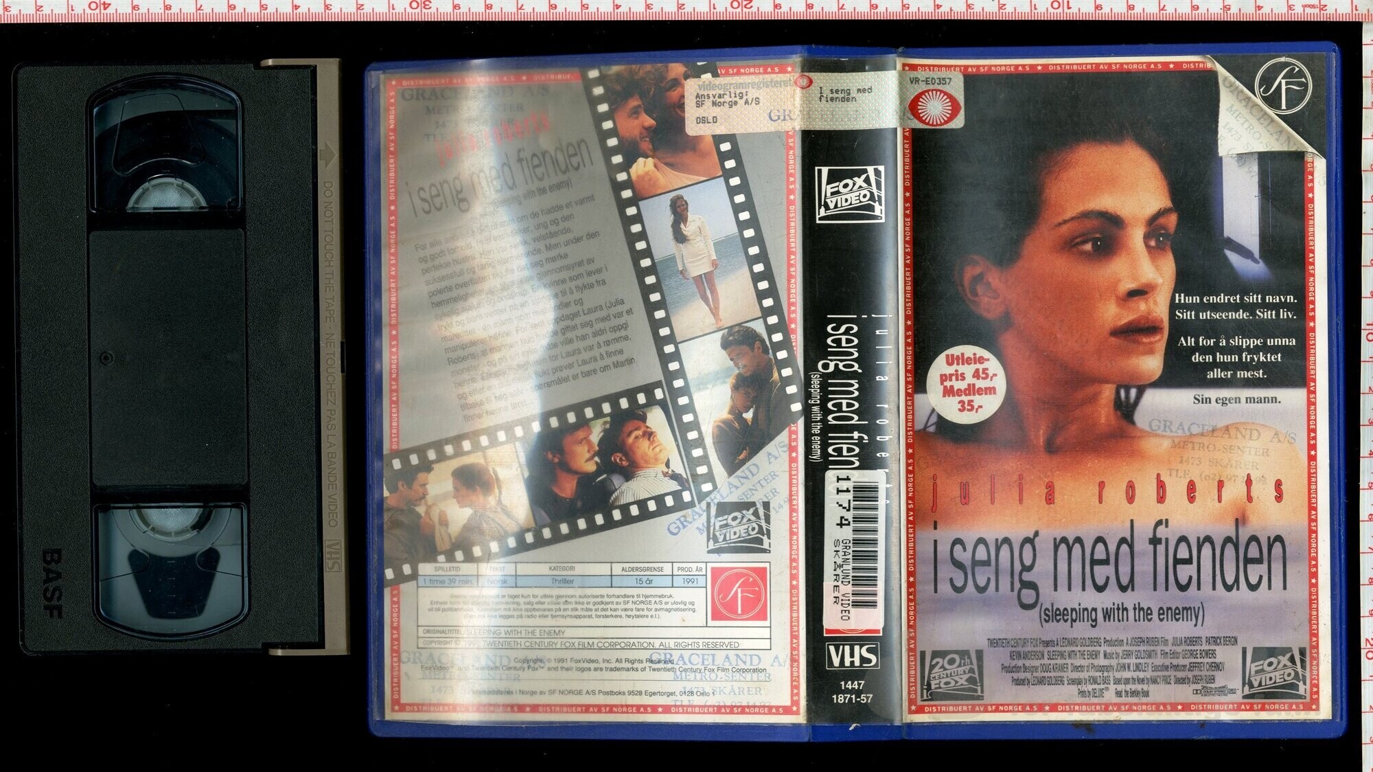 VHS - Julia Roberts i seng med fienden
